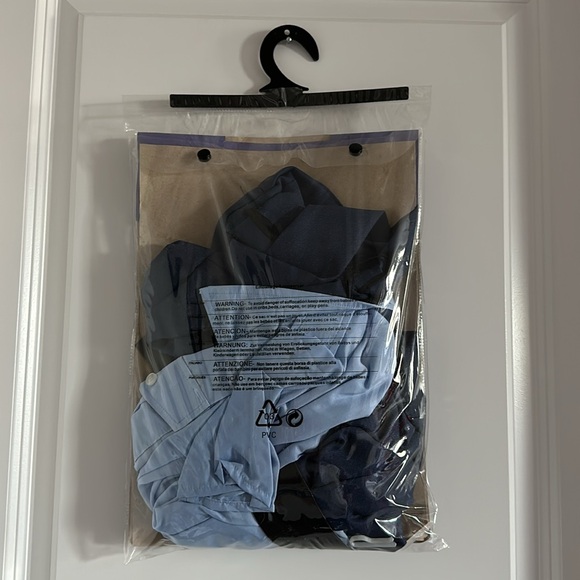 Bad Cop Women’s Halloween Costume - Size Small - Picture 5 of 5